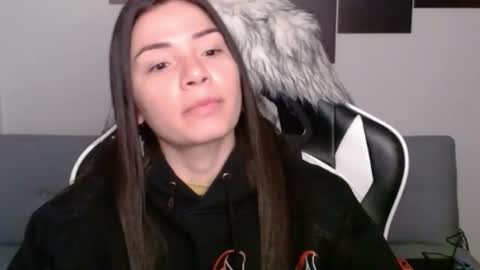 Snapshot of wolfs_daughter chatting on February 23, 3:29 am Alex online show from February 23, 3:29 am