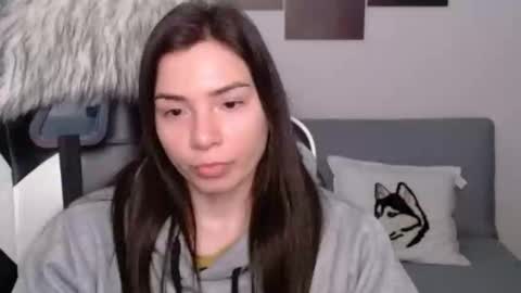 Snapshot of wolfs_daughter chatting on February 4, 9:31 pm Alex online show from February 4, 9:31 pm