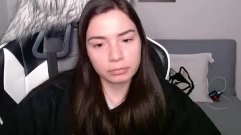 Snapshot of wolfs_daughter chatting on January 15, 2:17 am Alex online show from January 15, 2:17 am