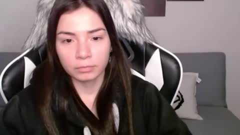Snapshot of wolfs_daughter chatting on March 9, 1:04 am Alex online show from March 9, 1:04 am
