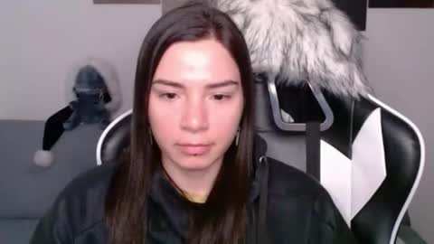 Snapshot of wolfs_daughter chatting on January 3, 3:05 am Alex online show from January 3, 3:05 am