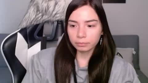 Snapshot of wolfs_daughter chatting on January 5, 7:49 pm Alex online show from January 5, 7:49 pm