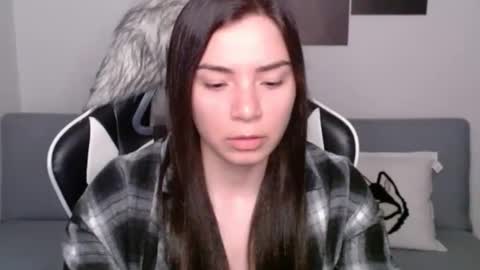 Snapshot of wolfs_daughter chatting on January 11, 4:16 am Alex online show from January 11, 4:16 am