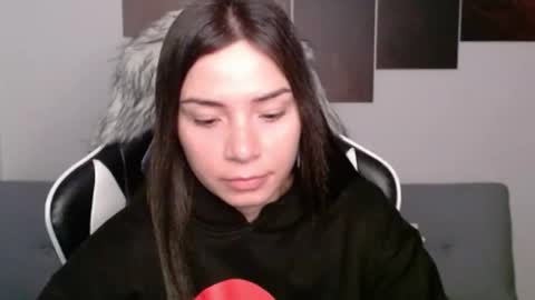 Snapshot of wolfs_daughter chatting on February 22, 4:18 am Alex online show from February 22, 4:18 am
