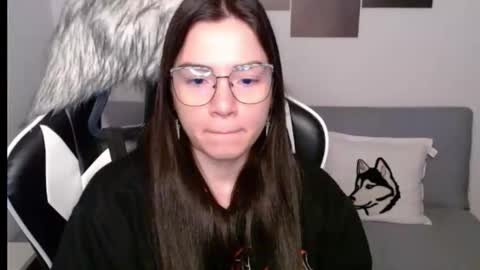 Snapshot of wolfs_daughter chatting on September 15, 2:53 am Alex online show from September 15, 2:53 am