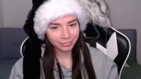 Snapshot of wolfs_daughter chatting on January 8, 2:14 am Alex online show from January 8, 2:14 am