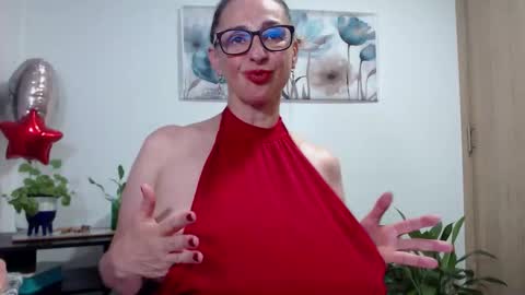 Snapshot of womanhornyx chatting on October 19, 2:02 am Womanhornyx online show from October 19, 2:02 am