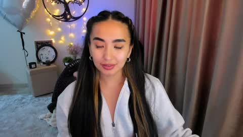 dudetta Kim online show from April 14, 10:37 am