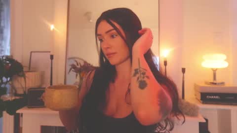 Snapshot of worshipbrielle chatting on February 7, 12:09 am Brielle online show from February 7, 12:09 am