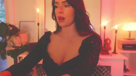 Snapshot of worshipbrielle chatting on December 25, 12:05 am Brielle online show from December 25, 12:05 am