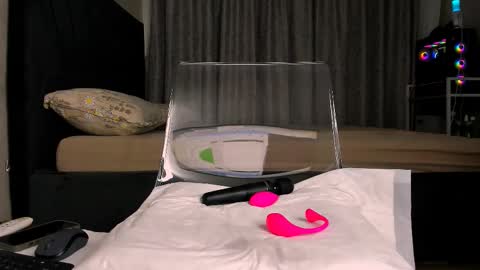 Snapshot of wowsquirt chatting on September 24, 3:49 am online show from September 24, 3:49 am