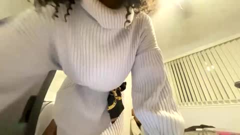 Snapshot of wynterheat chatting on February 20, 9:44 am Wynter Heat online show from February 20, 9:44 am