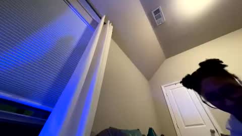 Snapshot of wynterheat chatting on October 24, 5:14 am Wynter Heat online show from October 24, 5:14 am