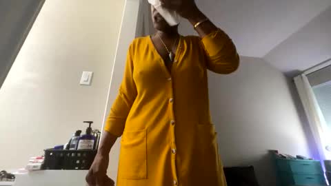 Snapshot of wynterheat chatting on October 27, 8:03 pm Wynter Heat online show from October 27, 8:03 pm