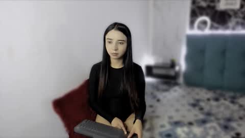 x_jules_ online show from September 13, 10:51 pm