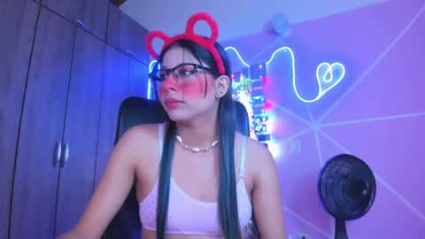 XALLYSONX online show from February 10, 11:15 am