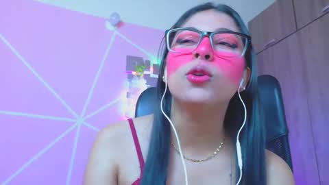 XALLYSONX online show from March 29, 12:15 pm