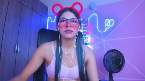 XALLYSONX online show from February 3, 11:20 am