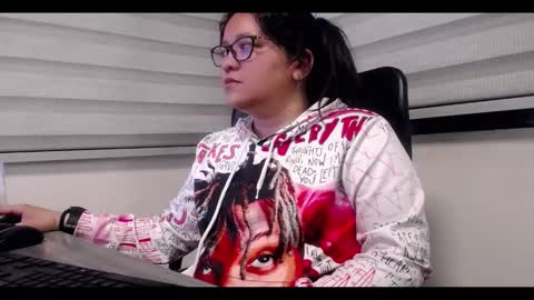 xander_taylor_ online show from October 15, 4:15 am