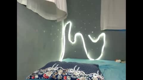 xcreamypussy online show from March 3, 7:26 am