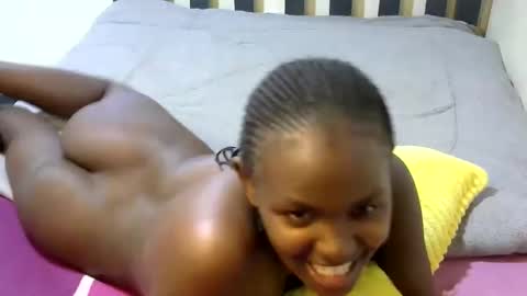 xeenah online show from April 18, 12:51 pm