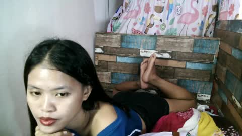 xgurlxlaloox online show from April 15, 2:01 am