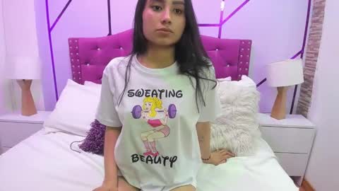 Snapshot of ximena_vasquez8 chatting on February 4, 3:00 am Xime online show from February 4, 3:00 am