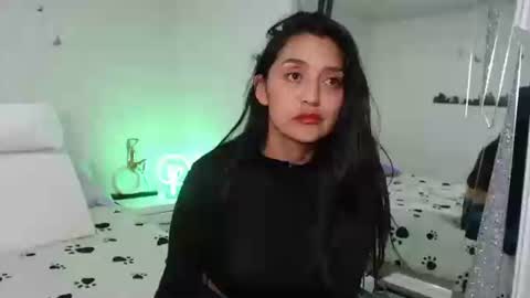 Snapshot of ximenaa_suarez chatting on February 25, 4:24 am ximena suarez online show from February 25, 4:24 am