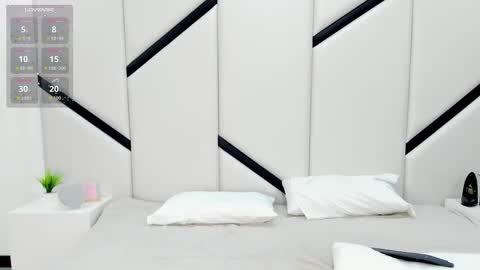 ximenacosta online show from November 17, 1:12 pm