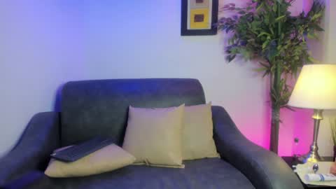ximenasalazar online show from December 17, 10:44 am