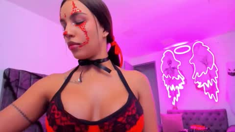 xiomara_cortes online show from October 31, 10:03 pm