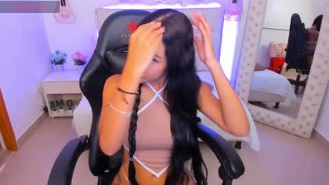 xiomara_cortes online show from January 13, 7:10 pm