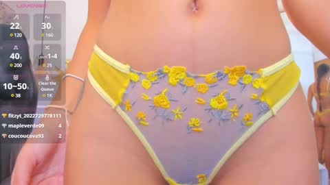 xiomara_cortes online show from December 13, 7:10 pm