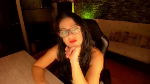 Lara online show from October 18, 8:54 pm