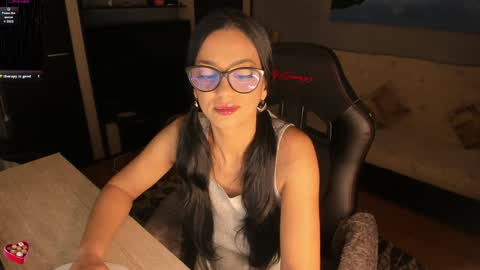 Lara online show from December 3, 9:56 pm