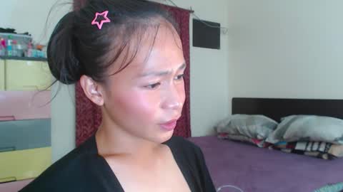 Snapshot of xlovely_destinyx chatting on February 12, 4:12 am Alice online show from February 12, 4:12 am