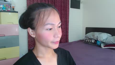 Snapshot of xlovely_destinyx chatting on December 8, 2:30 pm Alice online show from December 8, 2:30 pm