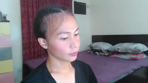 Snapshot of xlovely_destinyx chatting on January 8, 4:00 pm Alice online show from January 8, 4:00 pm