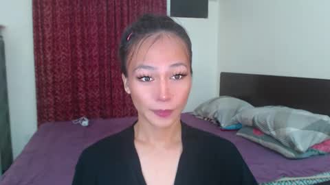 Snapshot of xlovely_destinyx chatting on March 4, 4:30 pm Alice online show from March 4, 4:30 pm