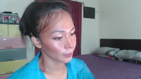 Snapshot of xlovely_destinyx chatting on February 11, 2:14 am Alice online show from February 11, 2:14 am