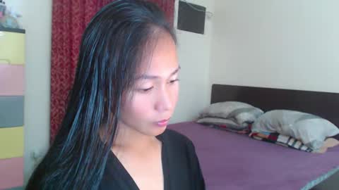 Snapshot of xlovely_destinyx chatting on February 17, 5:14 am Alice online show from February 17, 5:14 am