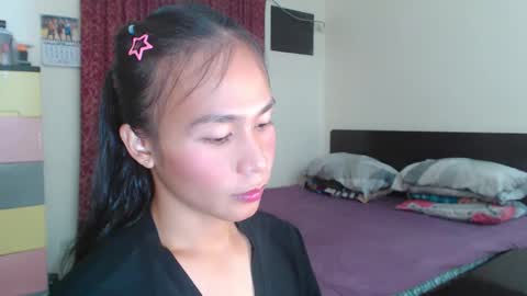 Snapshot of xlovely_destinyx chatting on January 7, 4:16 pm Alice online show from January 7, 4:16 pm