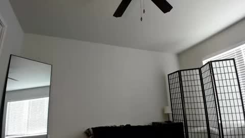   online show from December 9, 9:48 pm