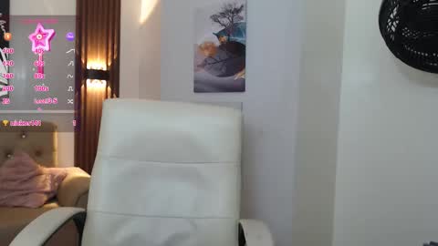 Snapshot of xlunna chatting on October 10, 8:14 pm lunna online show from October 10, 8:14 pm