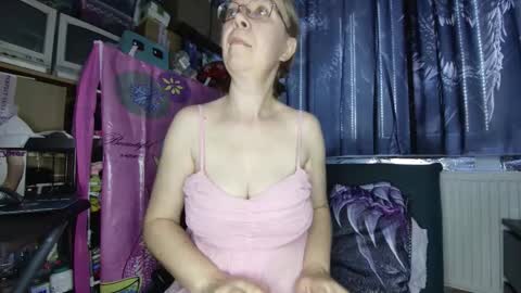 Snapshot of xnicetitsx chatting on September 27, 1:51 pm xnicetitsx online show from September 27, 1:51 pm