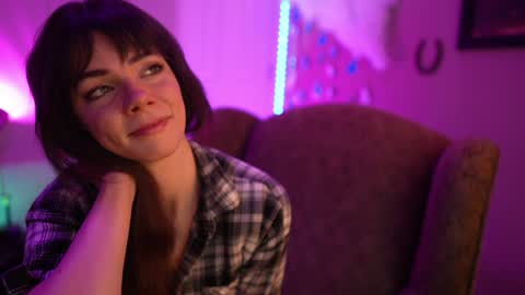 Bella Bondai online show from December 19, 1:18 pm