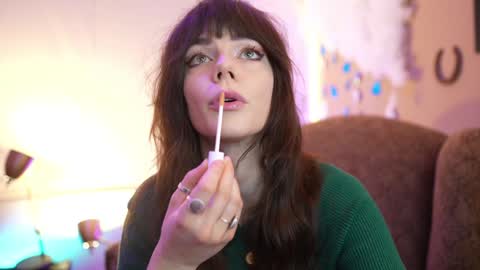 Bella Bondai online show from December 3, 6:57 am