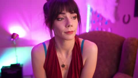 Bella Bondai online show from December 5, 4:42 am