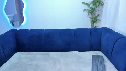 Snapshot of xoxo_angel chatting on March 12, 2:45 pm xoxo_angel online show from March 12, 2:45 pm