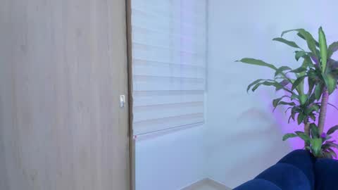 Snapshot of xoxo_angel chatting on October 7, 10:14 pm xoxo_angel online show from October 7, 10:14 pm